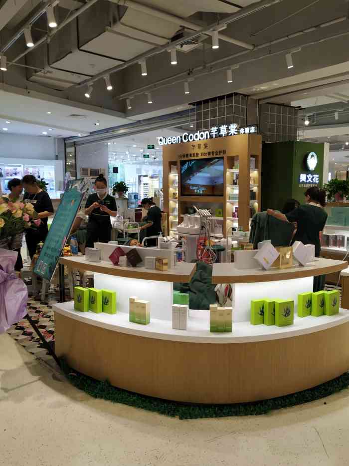 芊草棠-"天虹的二楼,靠近电梯,一个商场的敞开式美."-大众点评移动版