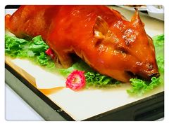 鸿运烤乳猪全体-西安高新洲际酒店•彩丰楼中餐厅