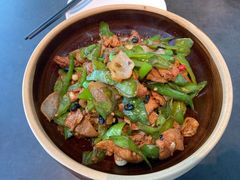 辣椒炒肉-鸽子侯·家宴·平价海鲜(市图书馆店)