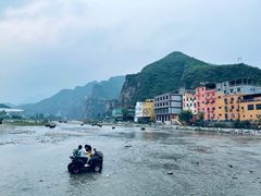 -百里峡七彩艺术小镇