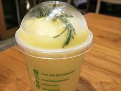 -Chom Cafe and Restaurant