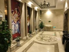 -维也纳酒店-停车场