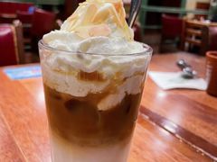 黑钻牛乳茶-玛格萝妮比萨屋(陆家浜路店)
