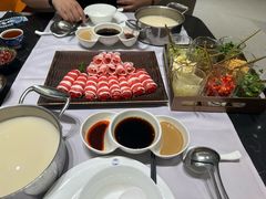 -红鼎豆捞·非遗鲍皇汤火锅(宝丰路店)