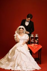 -现代经典婚纱摄影