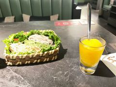 -湊湊火锅·茶憩(杭州湖滨银泰in77店)