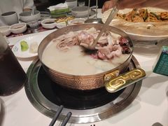 -洪氏嗨捞·广东猪肚鸡·椰子鸡火锅(西咸万象城店)