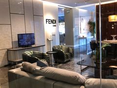 一楼Fendi-剪刀石头布家居广场