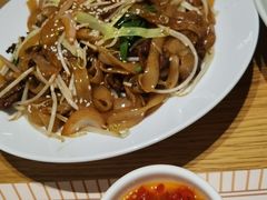 -老街烧烤大排档·地道湖北菜·龙虾馆(汉口火车站店)
