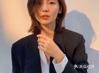 中短发真的会上瘾好嘛 这款发型是锁骨以上的长度