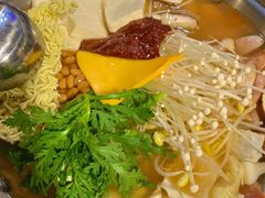 部队火锅-富乐满韩国正宗炸鸡韩国料理(虹泉路店)