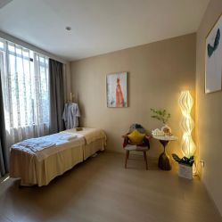 -百秀名媛纹绣美学护肤中心