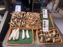 -桥边小楼·手工云南菜·古城观景小楼