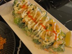 虾仁鸡蛋西兰花沙拉-Let's Taipei 非常烘焙(太古里店)