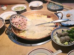 -洱火云南酸菜牛肉火锅(石景山当代商城店)