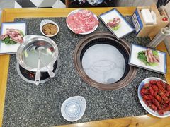 -锤头鲨毛肚海鲜烤肉自助餐厅(国购广场店)