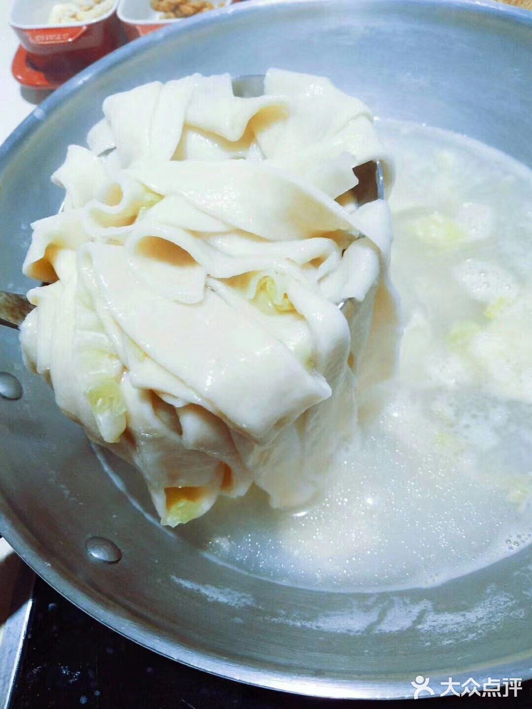 这碗水晶油泼面把你吃的美美哒[色][色][色]