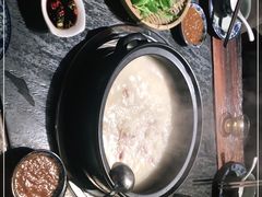 -大匠工房古船木艺术餐厅·猪肚鸡专门店(长白仙岛店)