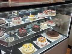 面包甜点陈列柜-皇家美孚·蛋糕外送(东部佳世客店)