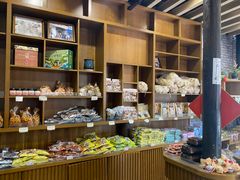 面包甜点陈列柜-法根糕点(水北街店)