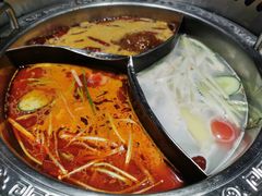 牛油红锅-钢管厂五区小郡肝串串香火锅(人民广场店)