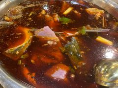 -肖肖酸萝卜鱼火锅(总店)