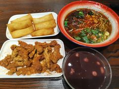 -爆炸头阿姨小四川正宗川味小吃(无任何分店)
