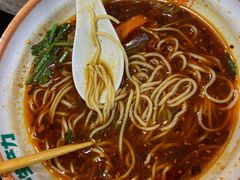 香辣牛肉面-陈家生煎(世茂双子塔店)