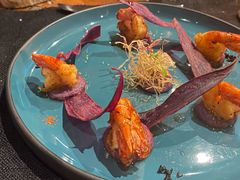 煎虾配紫薯泥薯片及姜味柠檬汁-AZUL by FUEL蓝色·法式酒馆(琶醍店)