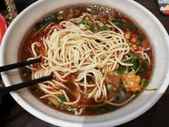 -爆炸头阿姨小四川正宗川味小吃(无任何分店)