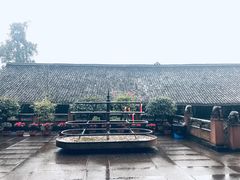 -峨眉山报国寺