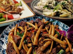 秘酱茶树菇炒牛肉-上楼私房菜(院士路店)