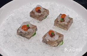 Quanzhou Sea Worm Jelly with Sour Radish and Chili Sauce