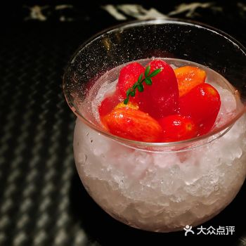 和老公的纪念日选择了喜欢的日料店 环境赞，超出片