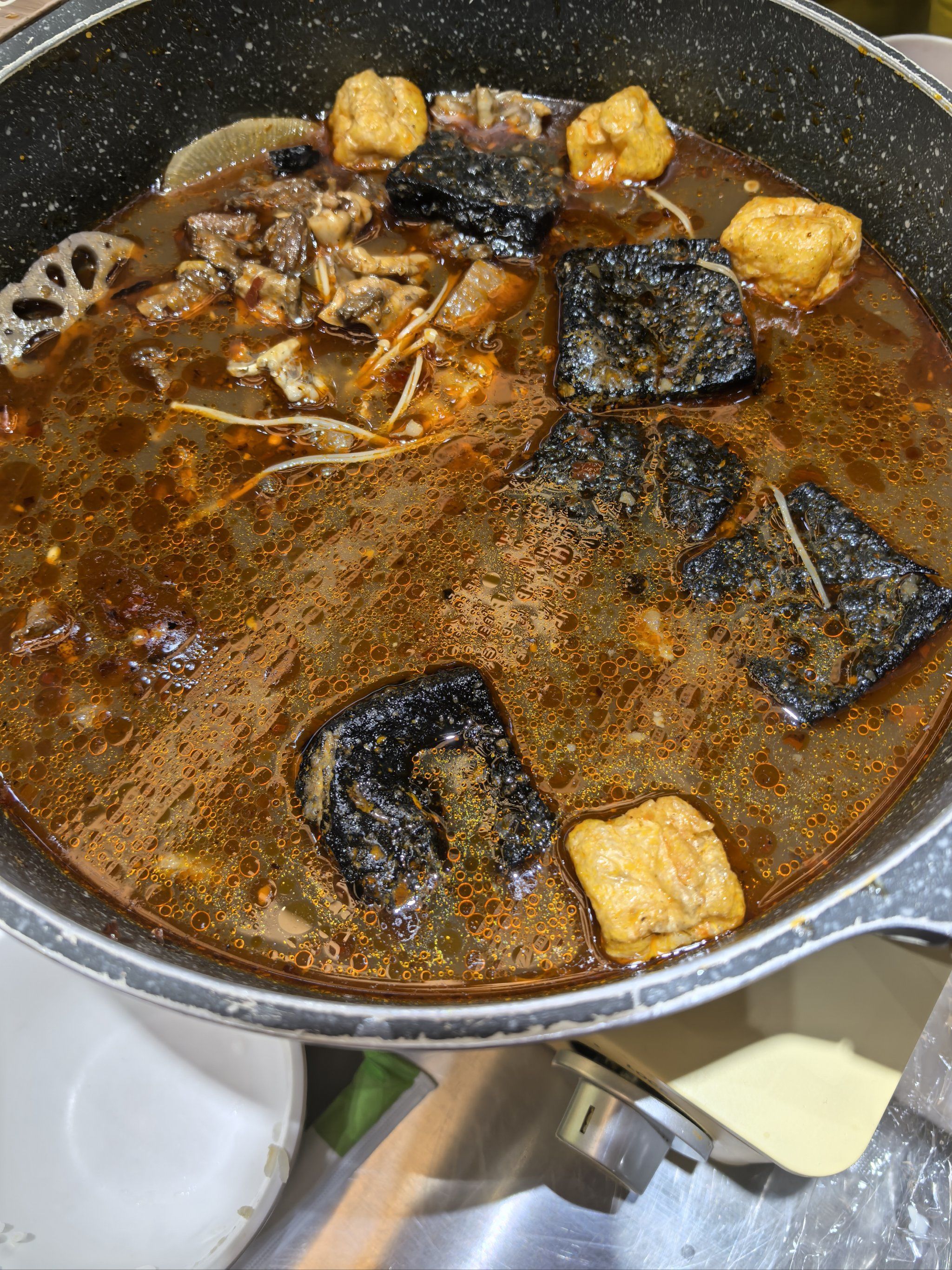 臭豆腐无限加的牛腩锅