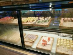 面包甜点陈列柜-盛江山自助料理(奥莱锦辉购物广场店)