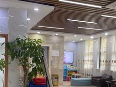 -茂菊口腔连锁(浦东南路店)