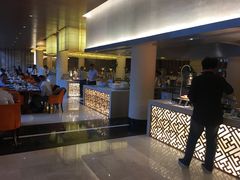 -东西风牛排馆周末烧烤自助(首都机场希尔顿店)