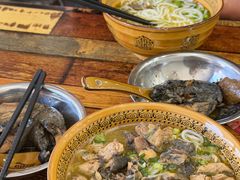 -正宗李家土鸡米线店