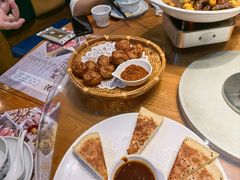 -黄泥岗·地道湖北菜(奥特莱斯店)