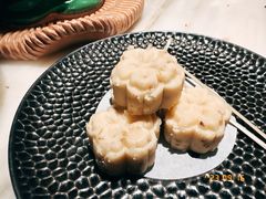 桂花绿豆糕-吴越荣记苏州菜·松鼠桂鱼 100% 活鱼现做(月光码头店)
