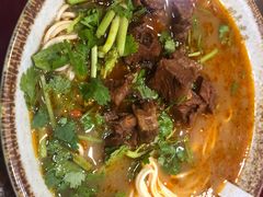 红烧牛肉面-金杨拉面王小吃面馆·牛三宝面·红烧牛肉粉
