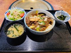 牛筋饭-炼火烤肉店