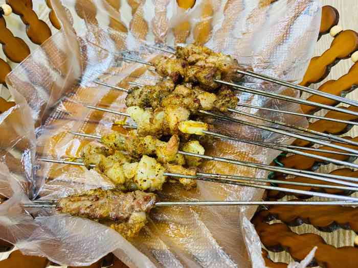 济青烧烤(原镇江路店)-"味道很不错,经常来吃,已经很多年了.