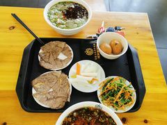 -马德元纯汤牛肉面(太奥广场店)