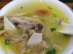 -南渝食府.墨脱石锅松茸鸡