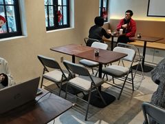 用餐区-Fridi Patisserie Cafe