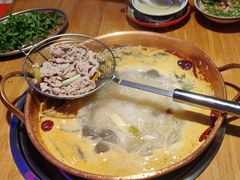 -洱火云南酸菜牛肉火锅(石景山当代商城店)