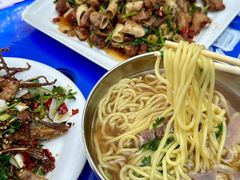 -超越海鲜屋(飞龙物业店)