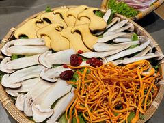 -阿婆情腊排骨火锅·野生菌季(古城旗舰店)